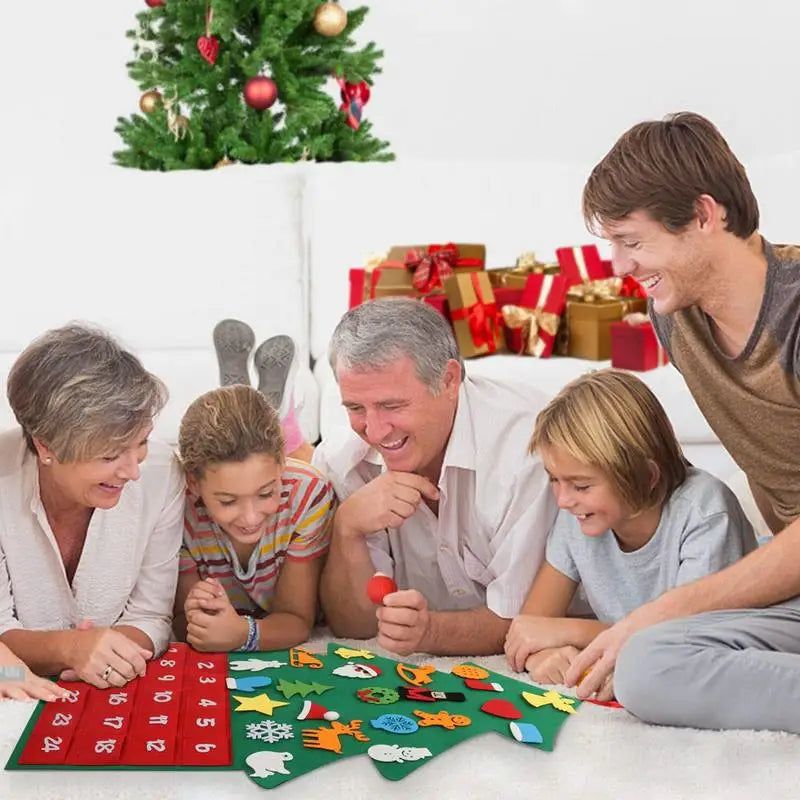 Advent Calendar Felt Tree Shaped Wall Hanging with 24 Fillable Pockets